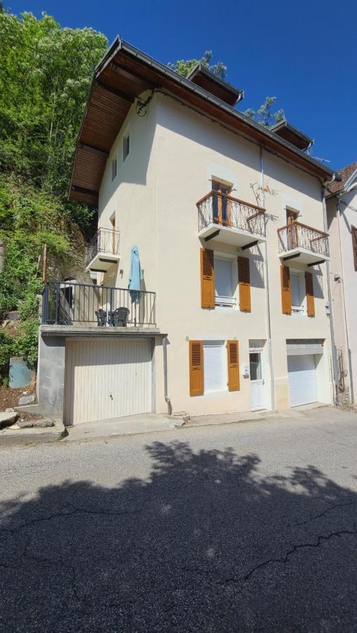Joli Appartement Renove Avec Terrasse Brides-les-Bains Kültér fotó